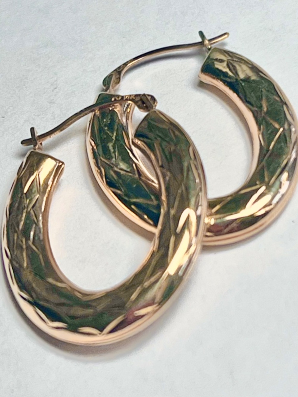 14k Solid Gold Oval Hoop Earrings Leverback Diamond Etched Style 1.0 Inch Drop